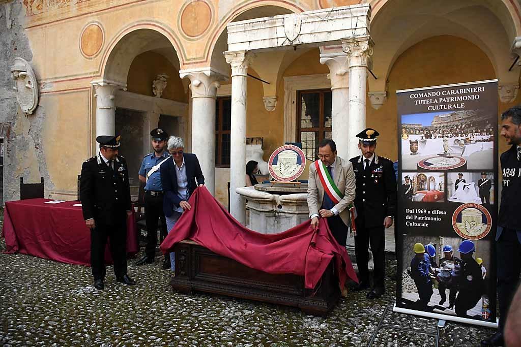 Trovata e restituita antica cassapanca rubata 30 anni fa al Castello Malaspina