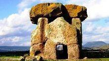 Il dolmen di Mores &Egrave; il pi&ugrave; grande dell&#146;intera isola 
