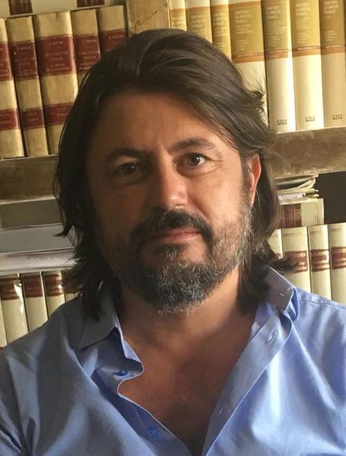 Altalene fiorite, Simoni: «Non in via Cavour»