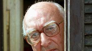 Camilleri non molla e tutta l’Italia combatte con lui