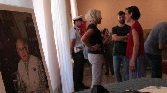 In fila a Villa Paolina alla camera ardente L’ultimo saluto a Giorgio Michetti