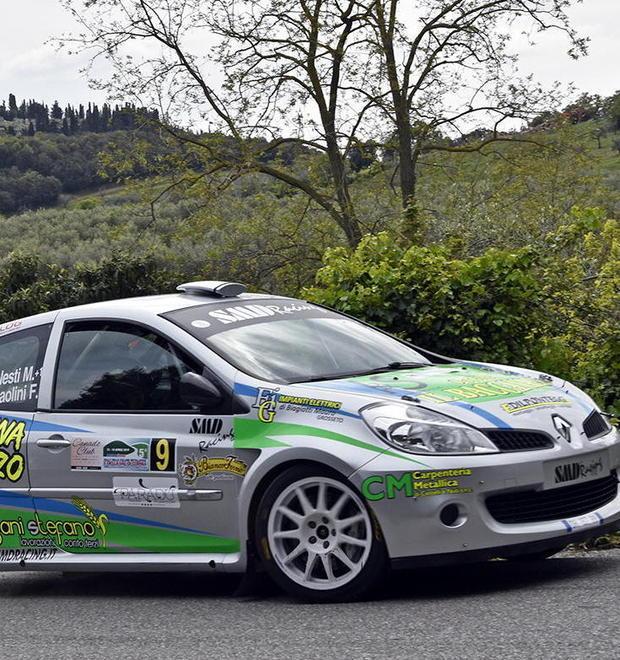 Paolini scalda la Renault Clio per la Val di Cecina 