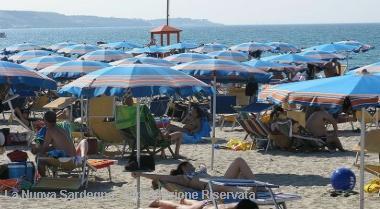 I bagnanti in queste settimane non avevano rinunciato alla tintarella mentre gli stabilimenti aspettavano le revoche dei divieti per cominciare la stagione 