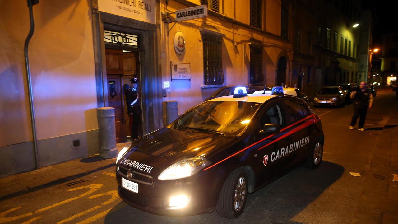 Una pattuglia dei carabinieri di Pescia (foto d'archivio)