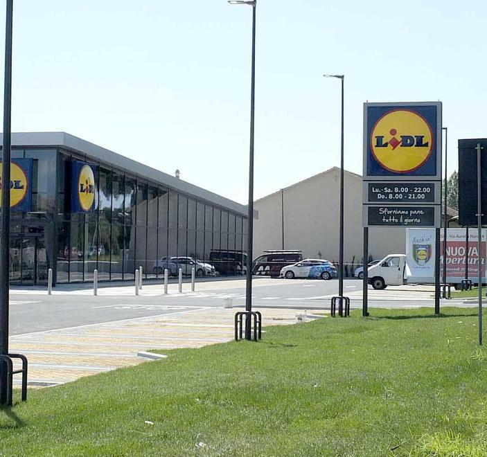 Apre stamani il nuovo Lidl nell’area dell’ex Consorzio