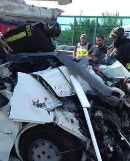Tampona un Tir con il camper muore quarantenne pisano 