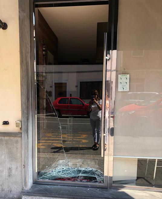 Colpo notturno dei ladri-folletti nella gelateria “Sighieri” 