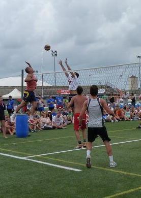 Al Tower Festival centinaia di giovani per i tornei sportivi, dj set e street food 