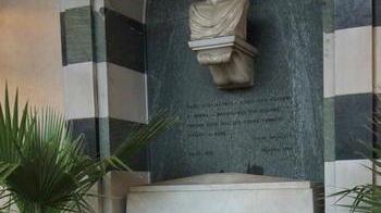 Una notte da incanto nel giardino segreto tra bellezze artistiche, piatti e vini prelibati