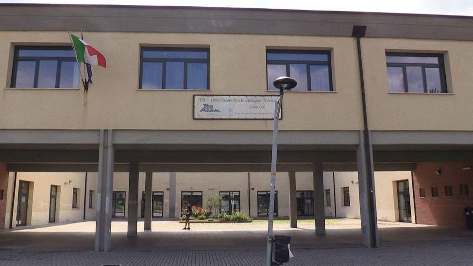 Lettera dei docenti del “Volta” a sostegno della prof. sospesa