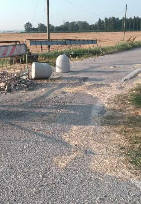 Transenne spostate per usare il ponte chiuso