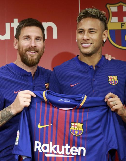 Messi spinge per fare tornare Neymar al Barça Il Napoli su James