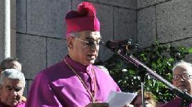 Il saluto al nuovo vescovo alle Grazie In alto monsignor Marcia in Cattedrale (foto Gual&agrave;) 