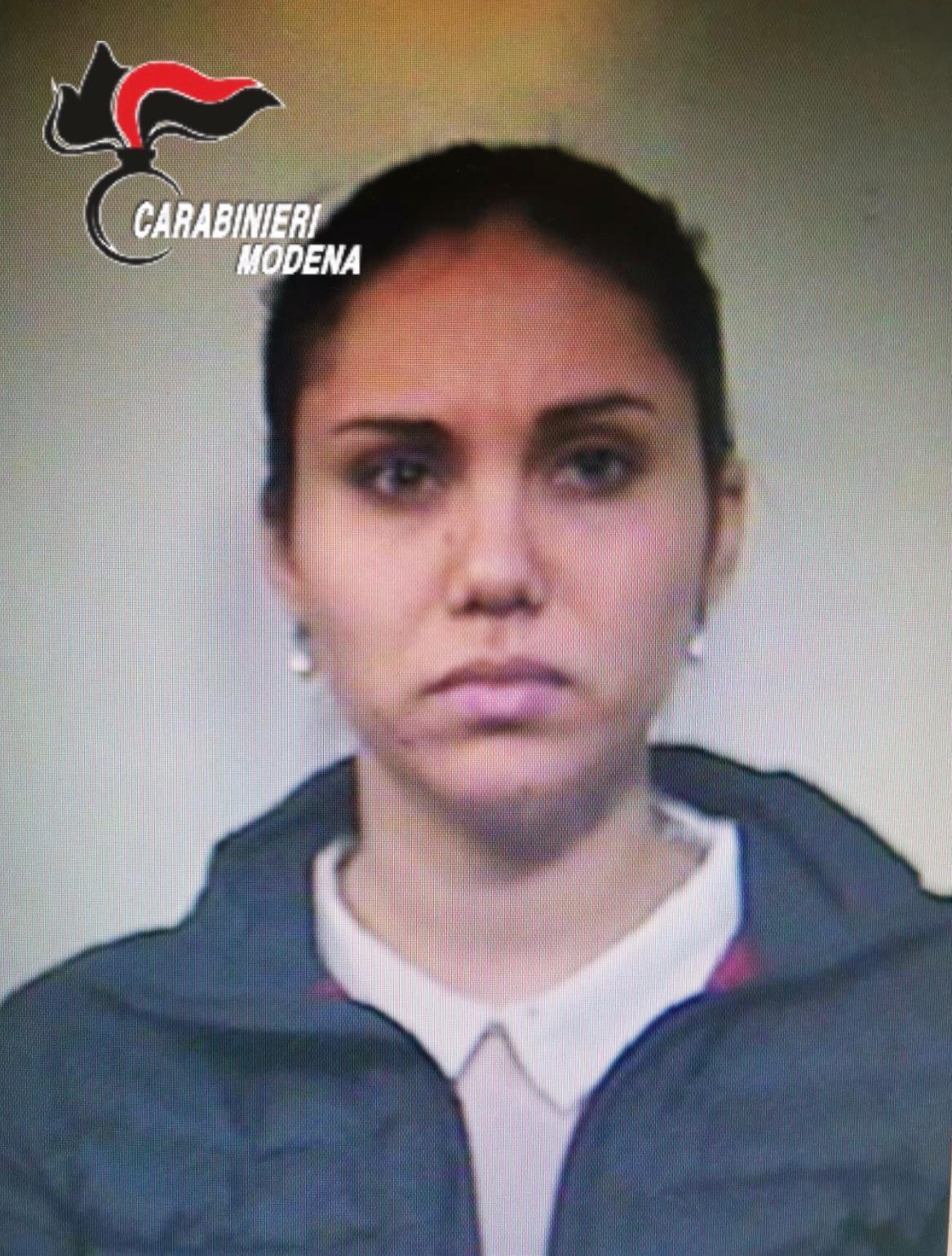 Carabinieri di Carpi: "Aiutateci a trovare la donna che truffa gli anziani"