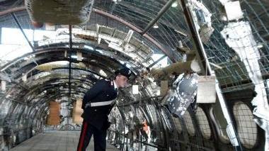 <b>L&#146;inchiesta.</b> Un carabiniere dentro la fusoliera del Dc9 di Ustica ricostruito in un hangar a Pratica di Mare 