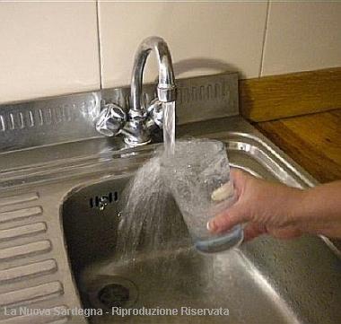 Olbia, a  Murta Maria l'acqua non è potabile: superati i valori di manganese e nitriti 