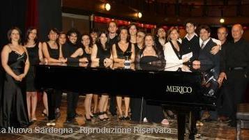 Il coro Nova Euphonia che ha trionfato a Gioia del Colle al concorso internazionale di musica vocale 