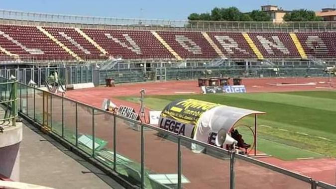 Seggiolini in curva e spunta “Livorno”