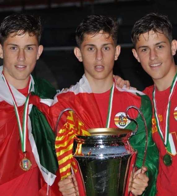 Niccolò, Tommaso e Pietro Tre gemelli in maglia rossoblù 