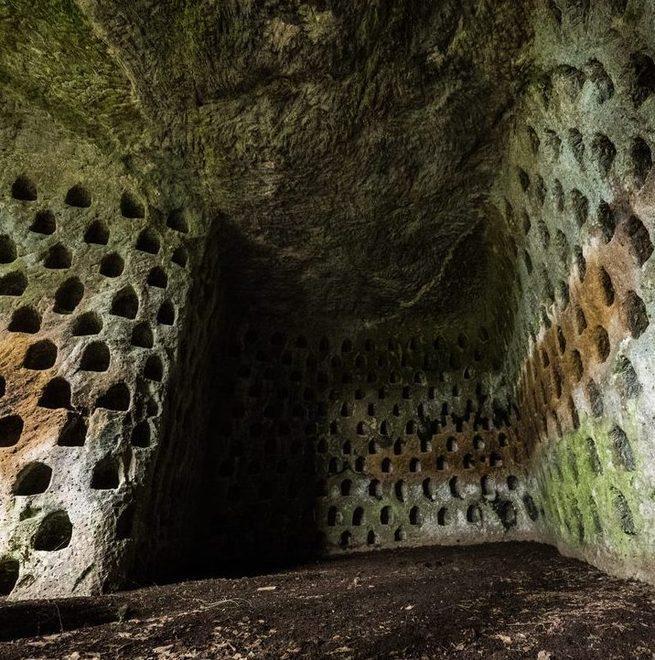 La magia del tufo Due trekking nel cuore dell’antica Vitozza