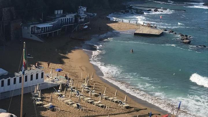 La spiaggia della baia del Quercetano