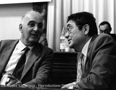 Ignazio Delogu con Salvatore Mannuzzu in una foto di alcuni anni fa Sotto, unimmagine dellintellettuale nel 2007 a Sassari 