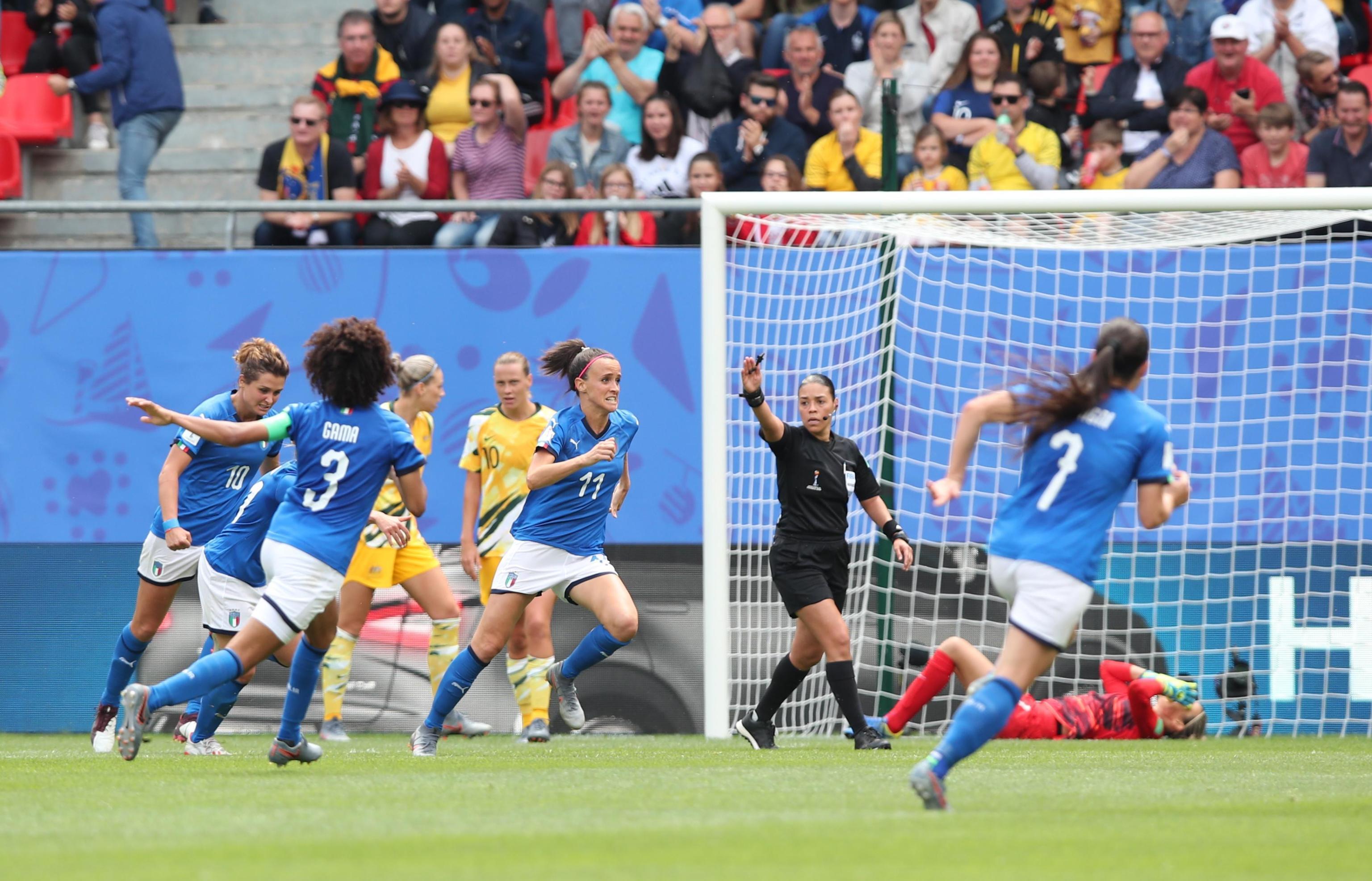 Azzurre ai Mondiali, «Nemmeno un bar fa vedere la partita sul suo schermo» 