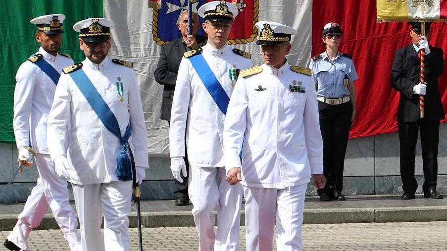 Cambio della guardia in Capitaneria di Porto: al comando Luciano Aiola