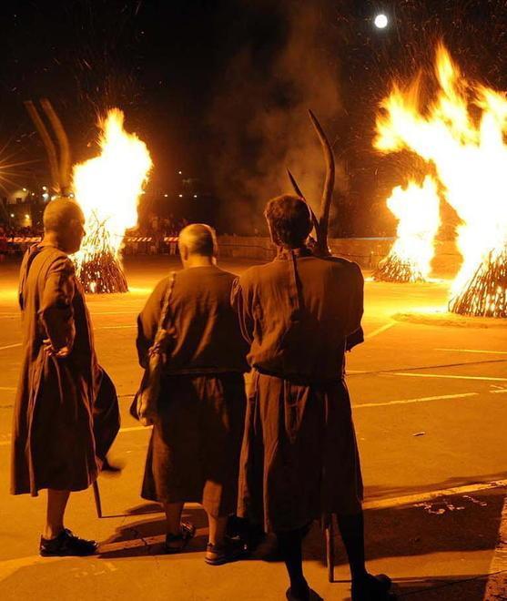 Mercatino e spettacoli per “La notte dei falò” 