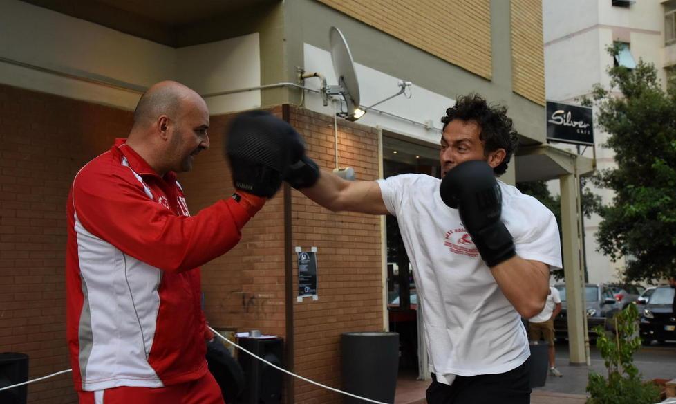 La boxe ha dato spettacolo A Follonica stage in strada con una decina di allievi