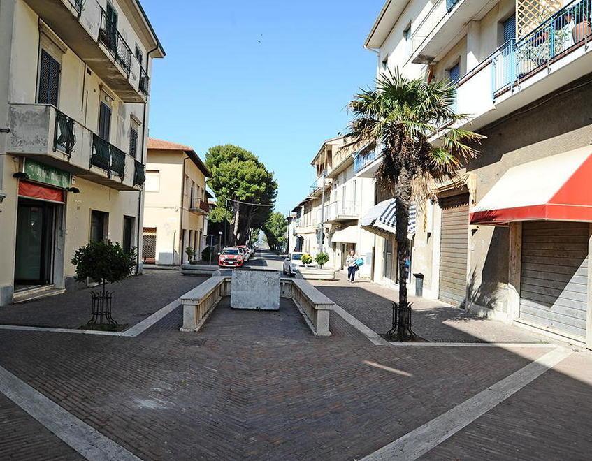 Affitti più bassi e una politica di incentivi le proposte per il salvataggio dei negozi 