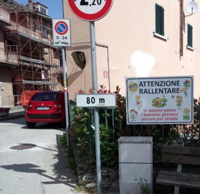 “Rallenta, i bambini giocano” Anche Maresca vuole i cartelli 