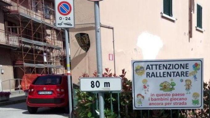 “Rallenta, i bambini giocano” Anche Maresca vuole i cartelli