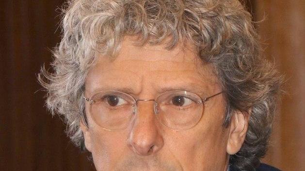 Il geometra scrittore conquista la cultura nel nome degli Sgarbi