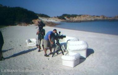 Per chi calpesta la spiaggia rosa la multa adesso è di 900 euro