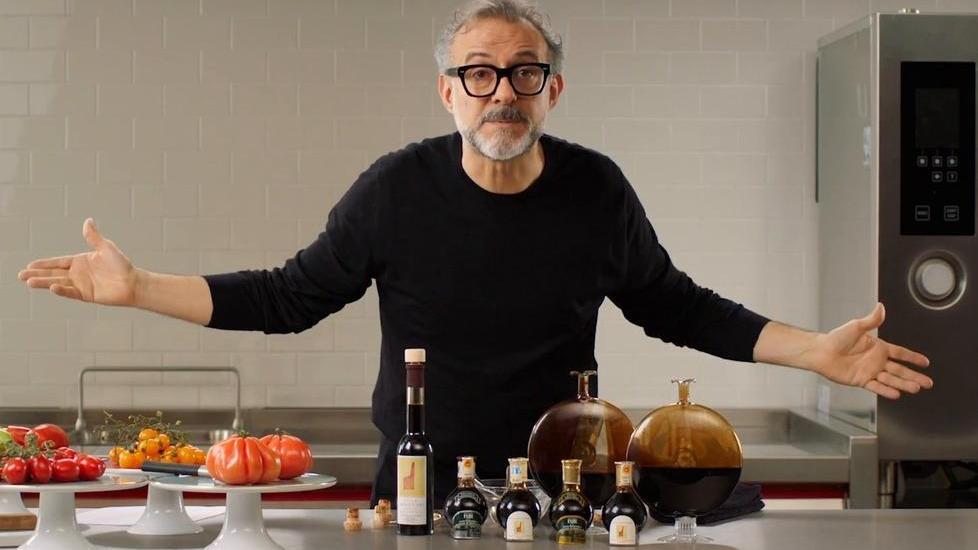 Modena. Lezioni di cucina firmate Bottura Lo chef rilegge le ricette tradizionali