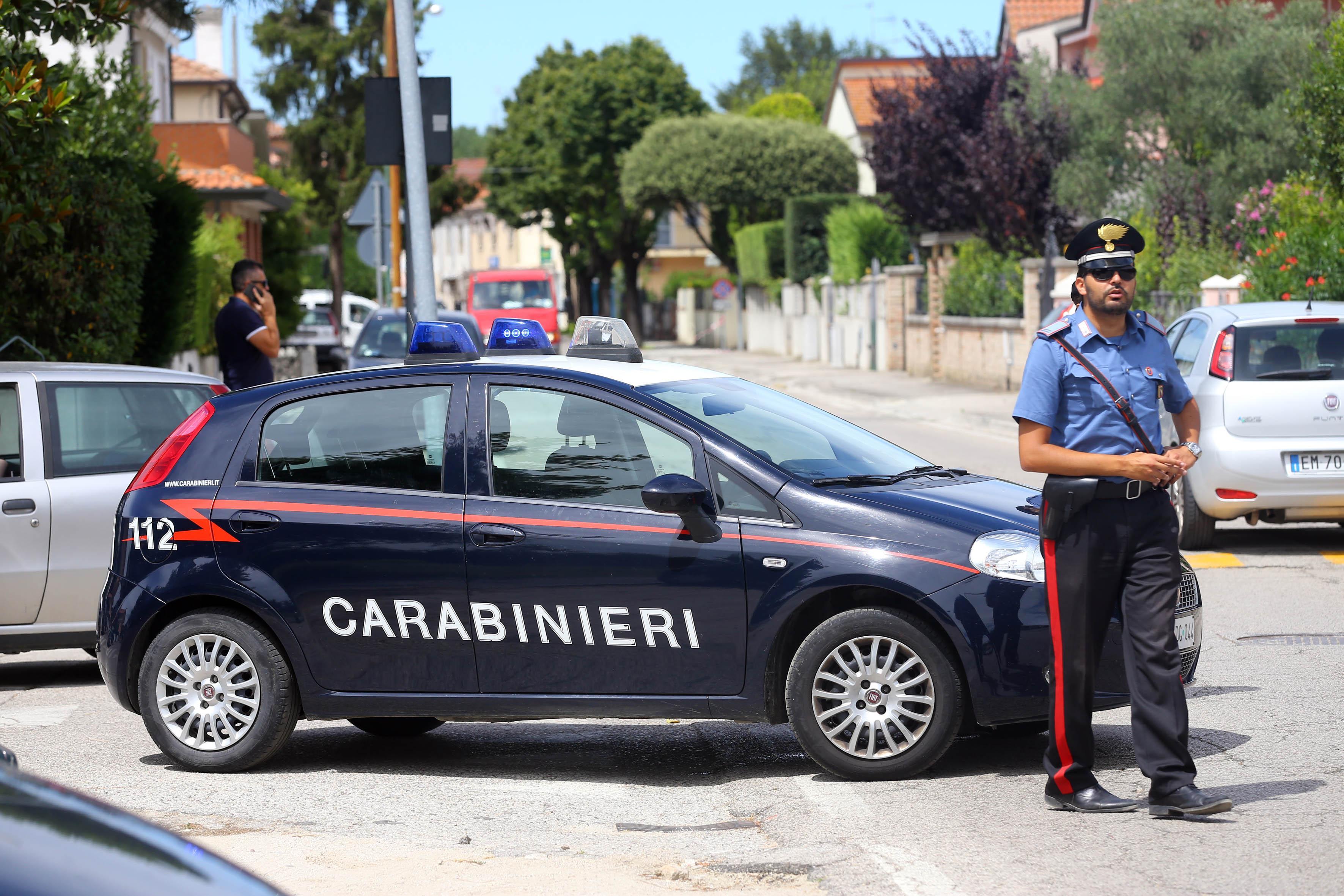 Comacchio, cerca di corrompere i carabinieri: arrestato