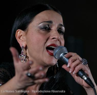 Il pianista Mark Harris sar&agrave; a Castelsardo per il concerto del 22 con lalgherese Franca Masu nella foto qui sotto  