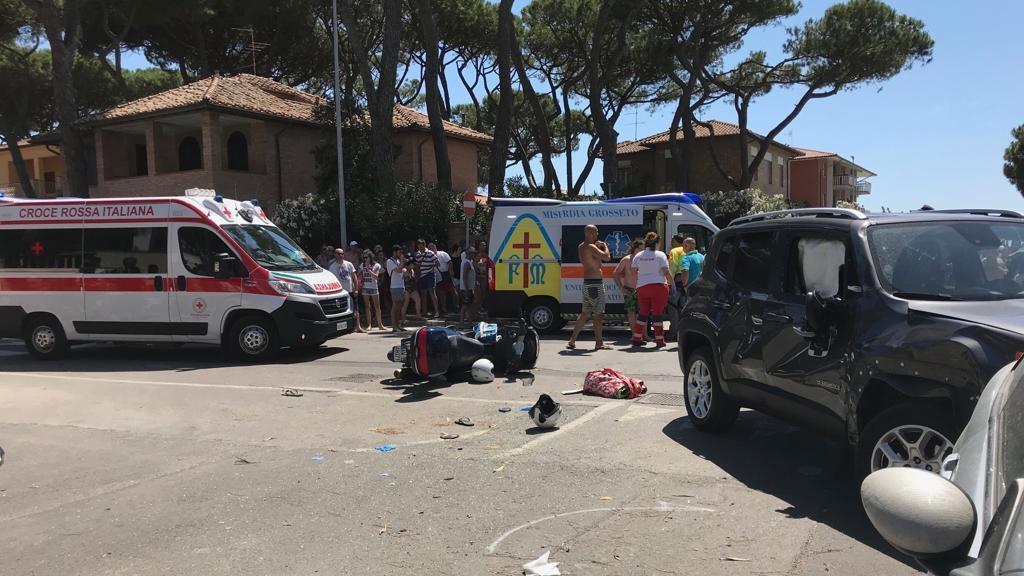 Scontro tra una jeep e uno scooter: grave il padre, ferita la figlia