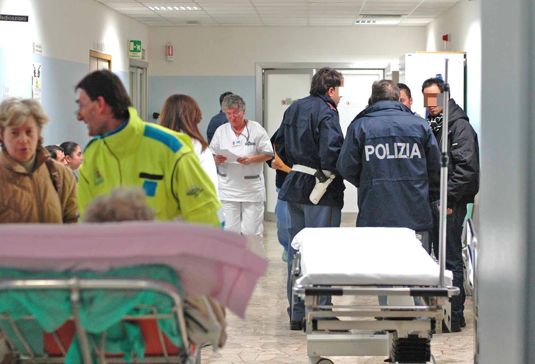 La polizia nel reparto di Pediatria (archivio)