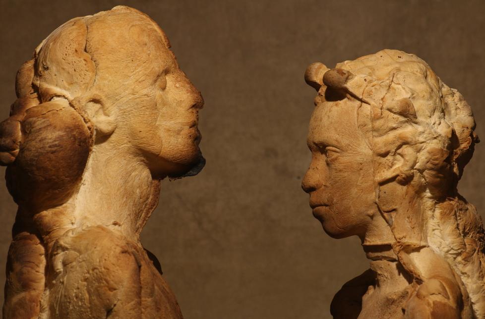 Spilamberto. Con Matteo Lucca le sculture di pane parlano dell’uomo e diventano cibo 