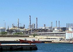 Veleni nella darsena: benzene 417mila volte sopra i limiti