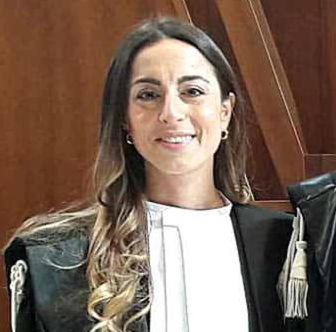 Aggredisce la ex al lavoro e la sbatte a terra Stalker messo agli arresti domiciliari 