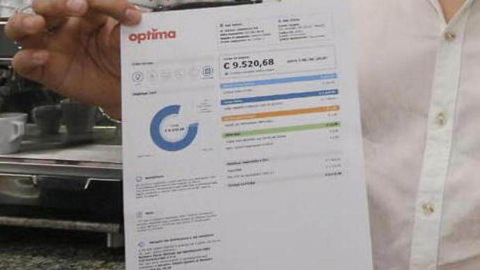 Maxi bolletta della luce L’azienda: «Gli importi sono tutti dovuti»