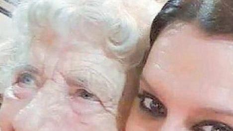 Leghista a 91 anni La nonna butese è una star dei social grazie a Salvini