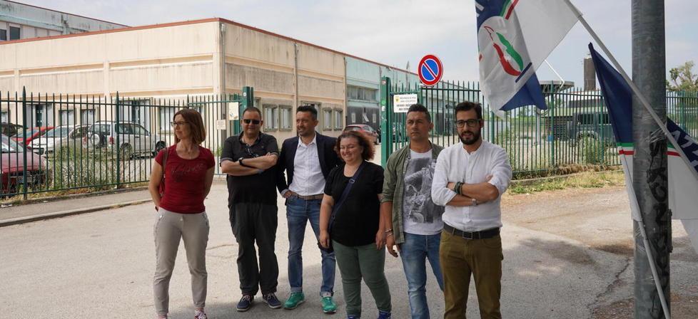 Fratelli d’Italia all’attacco di Comune e Provincia «No a classi nei container» 