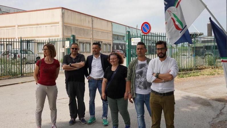 Fratelli d’Italia all’attacco di Comune e Provincia «No a classi nei container»