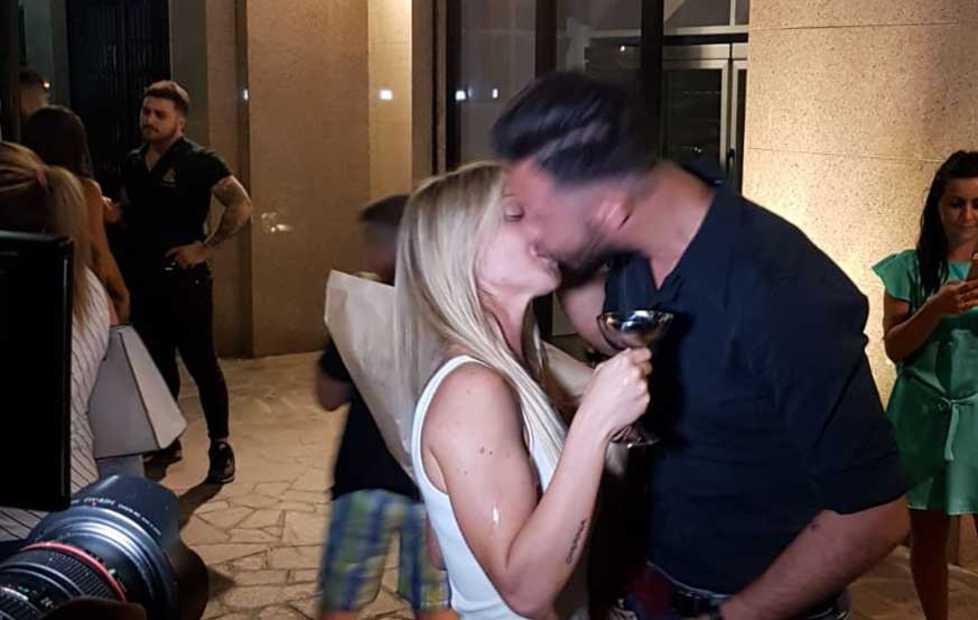 La mega serenata di Antonio «Ma mi è mancata la voce...» 
