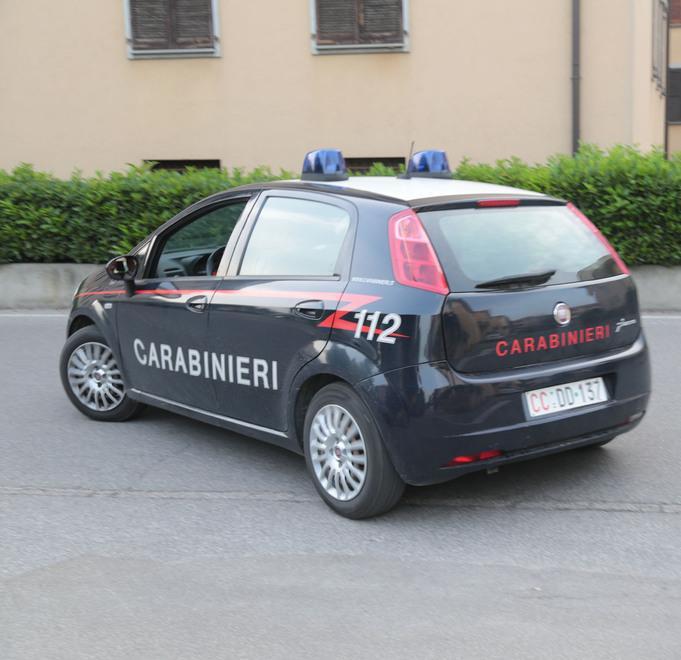 Topo d’auto perde il cellulare durante il furto: denunciato 