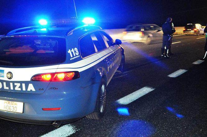 Una volante del commissariato di Viareggio